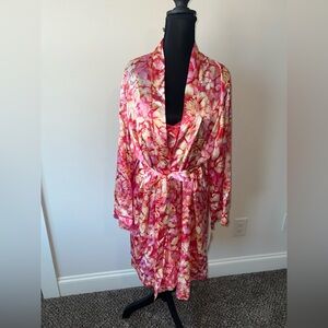 NWT Linea Donatella Greer Printed Satin Charmeuse Chemise and matching robe